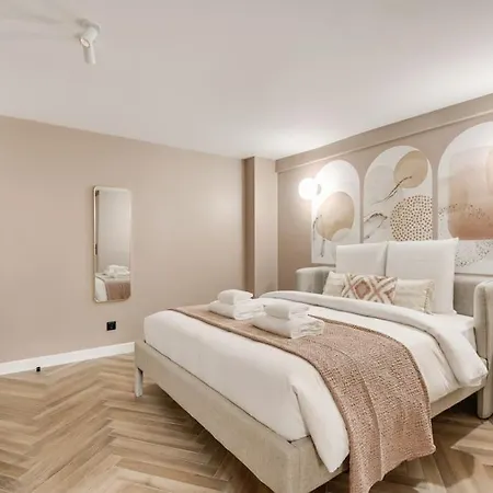 11 Typical Parisian Studio#le Marais#beaubourg#ac Apartment