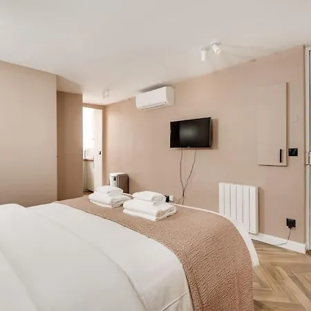 Apartment 11 Typical Parisian Studio#le Marais#beaubourg#ac *