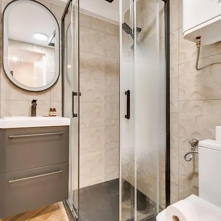 11 Typical Parisian Studio#le Marais#beaubourg#ac Paris